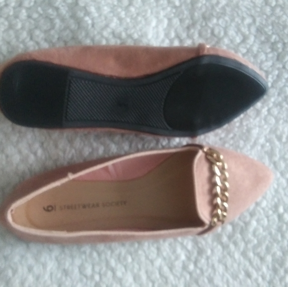 Pink with gold breaded on top of shoes - Picture 5 of 5